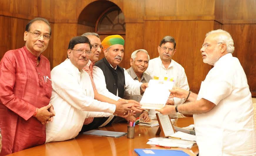 केसी मालू ने राजस्थानी भाषा को मान्यता दिलवाने के लिए प्रतिनिधि मंडल के साथ पीएम नरेन्द्र मोदी से भी मुलाकात की थी।
