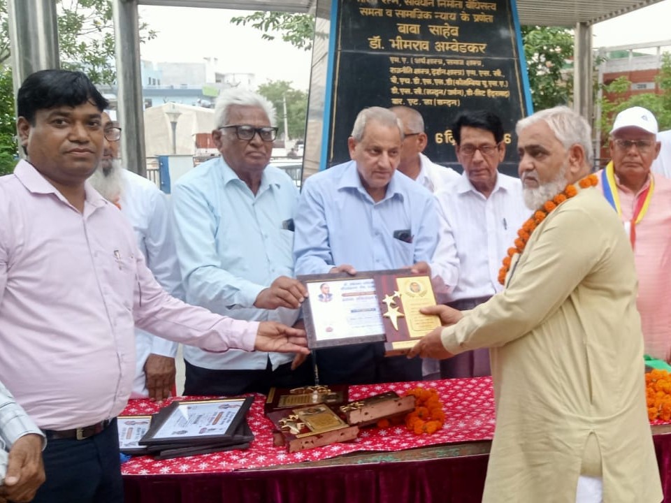 भामाशाहों का सम्मान किया।