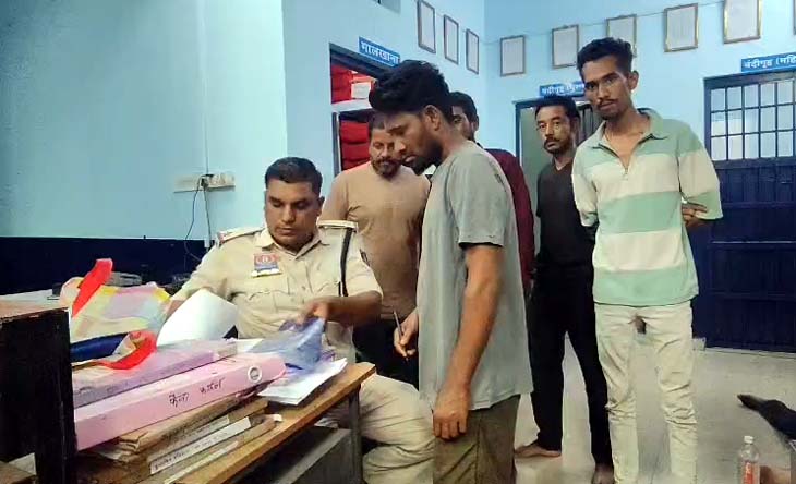 मामले में पुलिस आरोपियों से पूछताछ कर आगे की कार्रवाई करते हुए