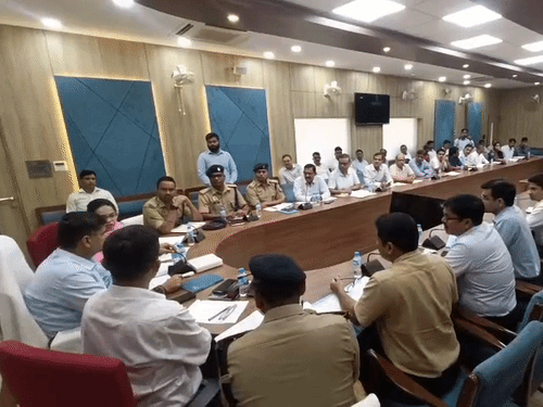 सोमवार को संपन्न मंडलीय उद्योग बंधु की बैठक में उद्यमियों ने अपनी समस्या को लेकर आक्रोश जताया था।