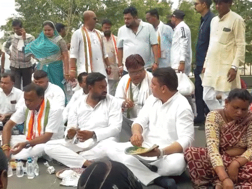 नकटी गांव तोड़फोड़ मामलें में भी पदयात्रा निकाल चुके है कांग्रेस नेता। (फाइल)