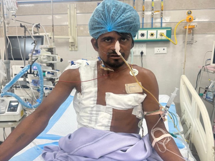सर्जरी के बाद ICU में भर्ती युवक