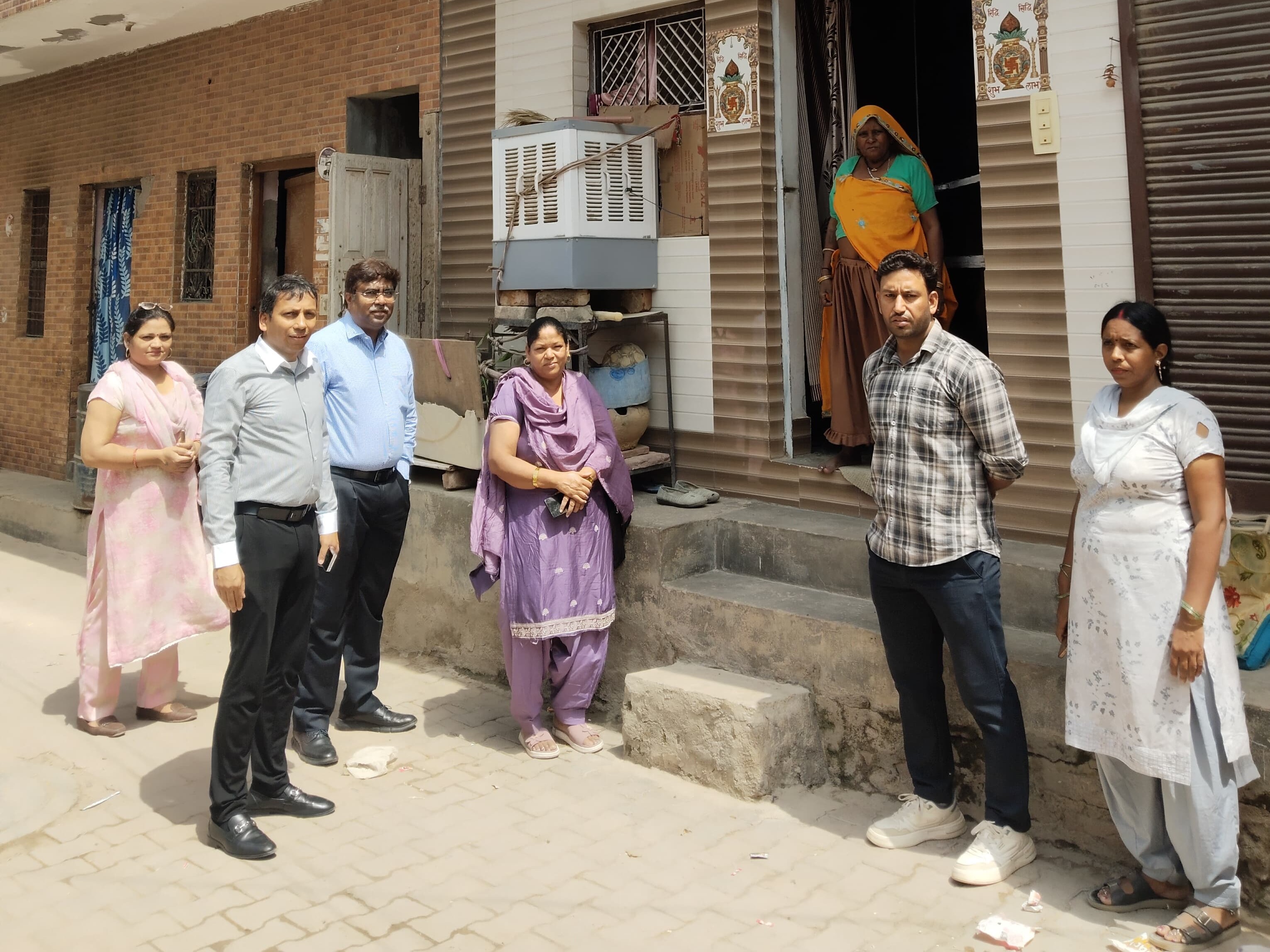 हरियाणा के मुख्य निर्वाचन अधिकारी ने बादशाहपुर विधानसभा क्षेत्र के मतदान केंद्रों का किया निरीक्षण। - Dainik Bhaskar