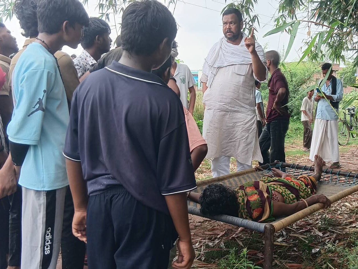Dildarnagar Railway Accident | Woman Injured Near Usiya Mini Stadium