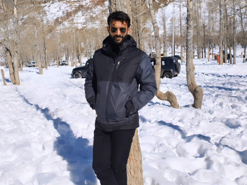 निखिल की अभी शादी नहीं हुई है। परिवार ने बताया कि वह शराब पीने का आदी है।