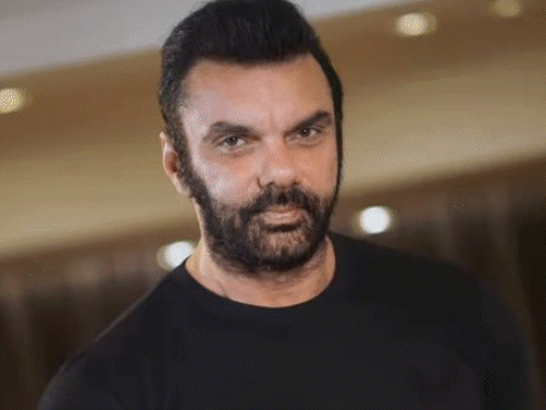 सोहेल खान सलीम खान के सबसे छोटे बेटे और सलमान खान और अरबाज खान के सगे भाई हैं। - Dainik Bhaskar