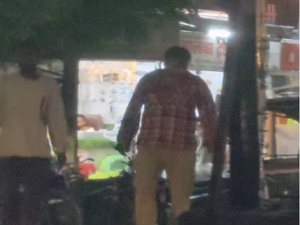 भास्कर रिपोर्टर नशेड़ी बनकर नशेड़ियों के साथ घूमता रहा।
