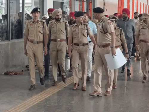 डीजीपी ने सुरक्षा तैयारियों का बारीकी से जायजा लिया।