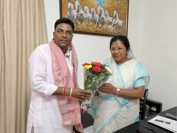 12 जून को जन्मदिन का केक काटा, 15 जून को भोपाल में संपतिया उइके से मुलाकात की।