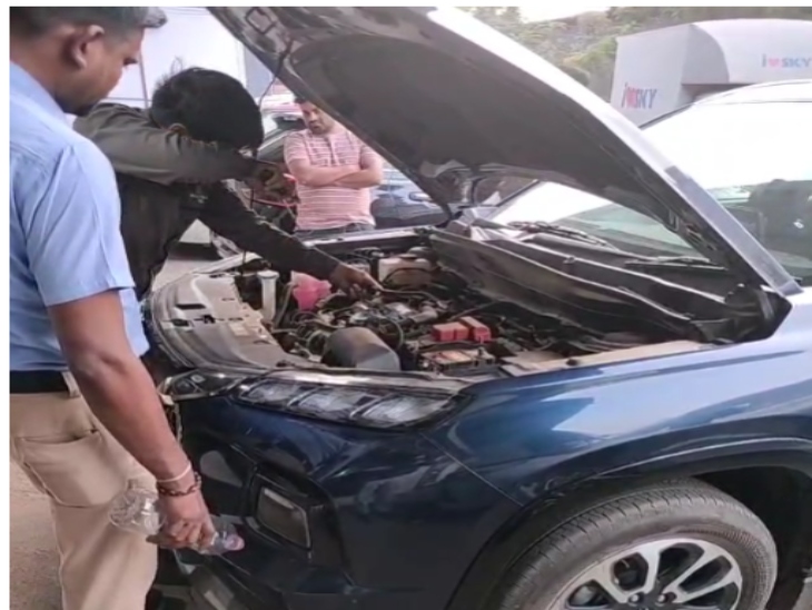 The affected customer had their car repaired five times at the workshop.
