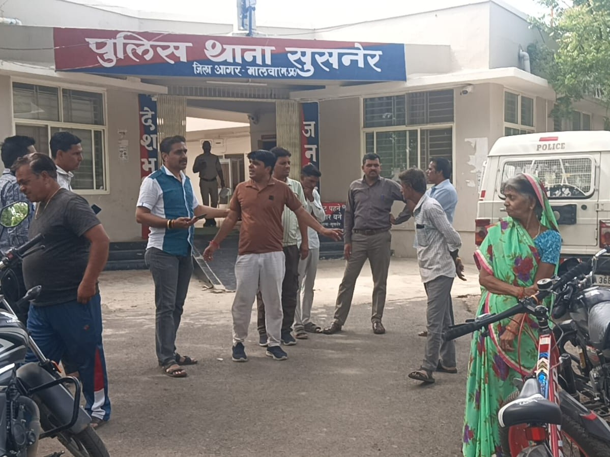 थाने में बातचीत के बाद बुजुर्ग महिला को उसके तीसरे बेटे के साथ भेज दिया गया।
