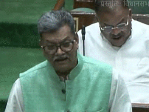 नेता प्रतिपक्ष डॉ. चरणदास महंत सदन में प्रस्ताव पेश करेंगे।