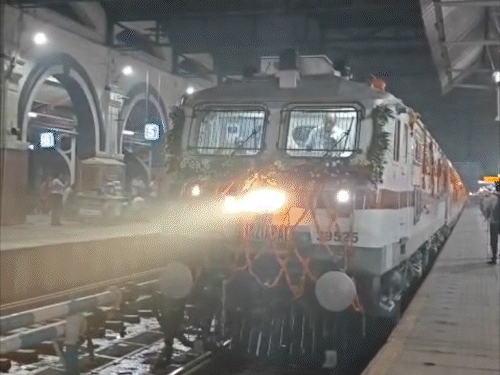 भाजपा कार्यकर्ताओं ने किया स्वागत, विधायक ने नारियल फोड़कर दिखाई हरी झंडी|सहारनपुर,Saharanpur - Dainik Bhaskar