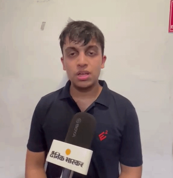 दैनिक भास्कर से बात करते हुए आर्यन गुप्ता