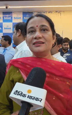 जब आर्यन 10वीं कक्षा में आए, तब उनकी मां ने अपना पूरा समय उन्हें समर्पित करने का निर्णय लिया।
