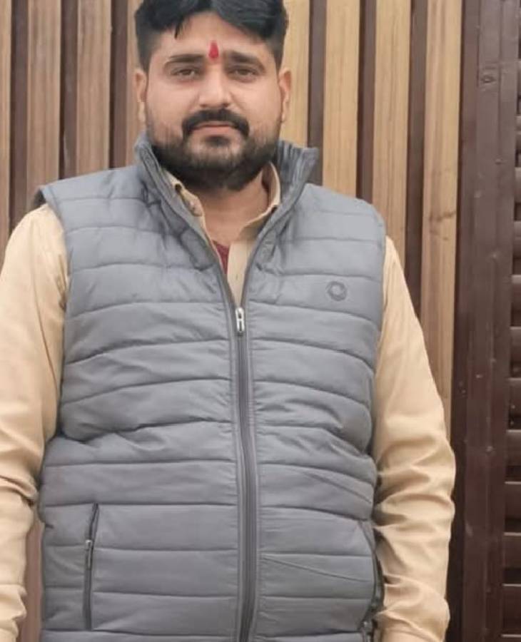 ये आरोपी वैन ड्राइवर तुषार है, पुलिस ने इसे गिरफ्तार कर लिया है।