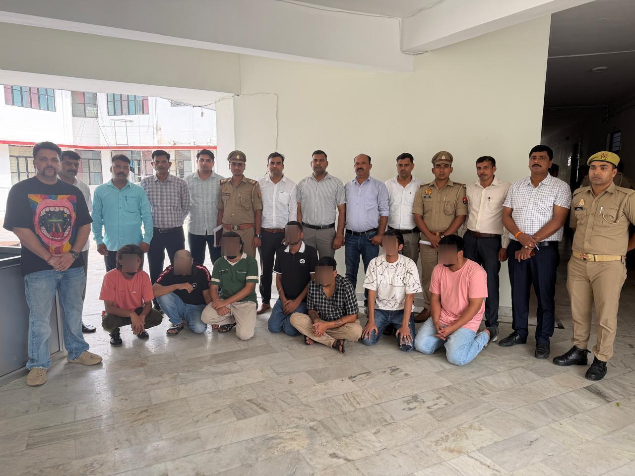 पुलिस ने 7 आरोपियों को गिरफ्तार किया है।