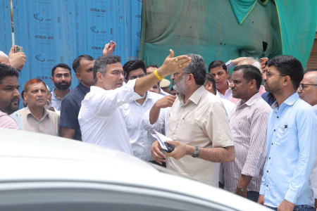 दिल्ली में डेरा मंडी में निरीक्षण करने के लिए पहुंचे पीडब्ल्यूडी एवं जल मंत्री प्रवेश साहिब सिंह