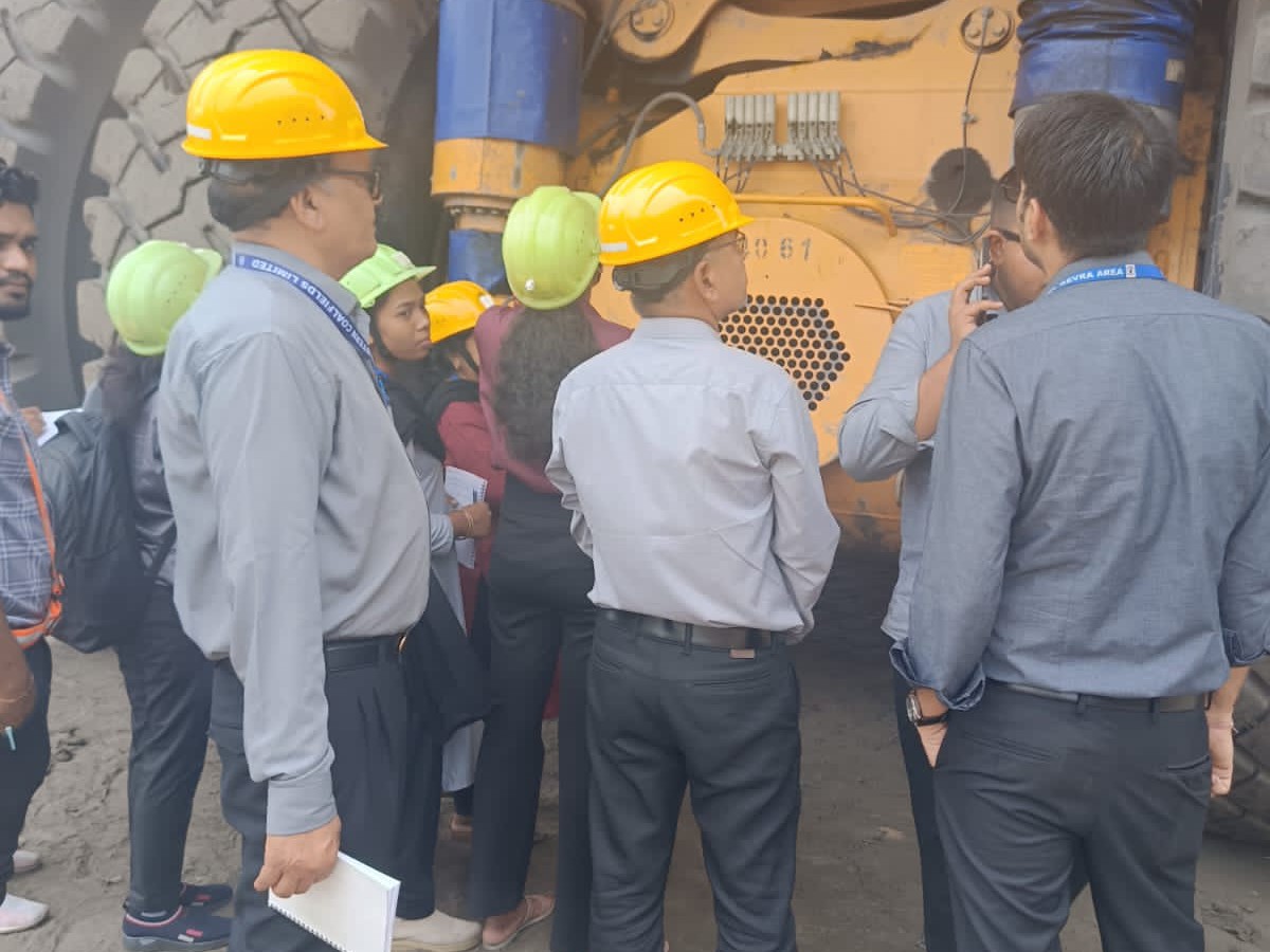 महिलाओं को सुरक्षा की बारिकियां बताई गईं, तकनीकी जानकारी दी गई।