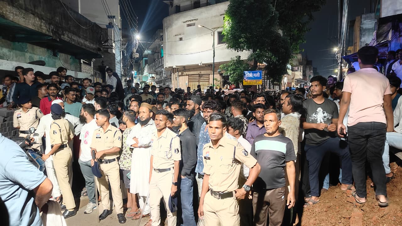 परिवार 8 महीने पहले किराए के मकान में रहने आया था।