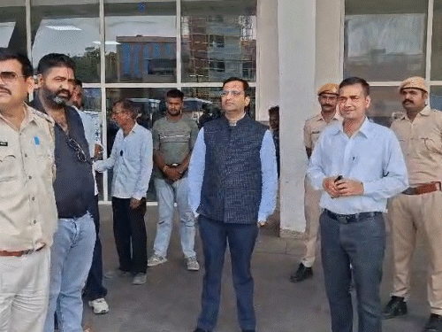 जजों ने रोडवेज डिपो पर औचक निरीक्षण किया।
