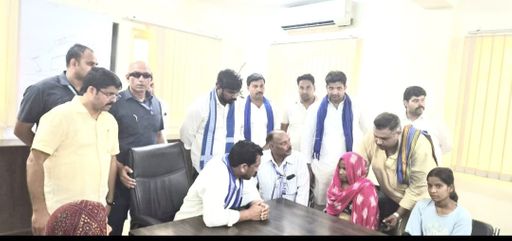 सांसद चंद्रशेखर आजाद ने शुक्रवार को मेरठ में ललिता के परिजनों से मुलाकात की थी।