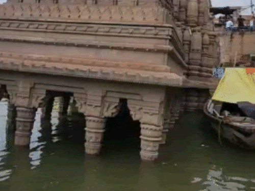 The Ratneshwar Mahadev Temple in Varanasi is half submerged. The steps of Dashashwamedh Ghat are submerged.