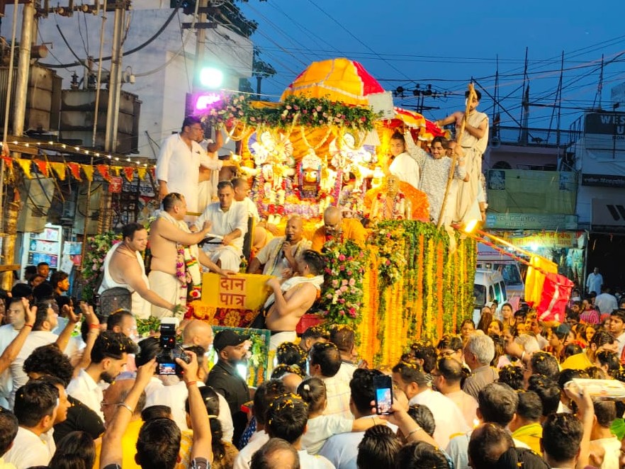भव्य रथ सवार भगवान जगन्नाथ