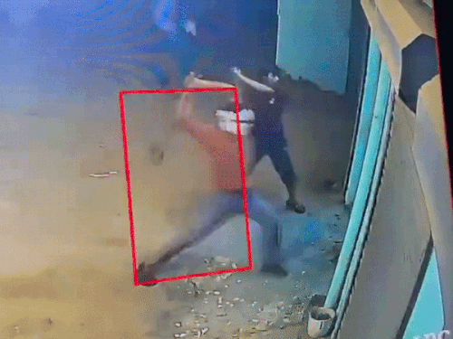 पव्वा गैंग ने मांगी 50 हजार की मंथली, लाठी-डंडे लेकर पहुंचे बदमाश, मना करने पर की मारपीट|गुरुग्राम,gurugram - Dainik Bhaskar