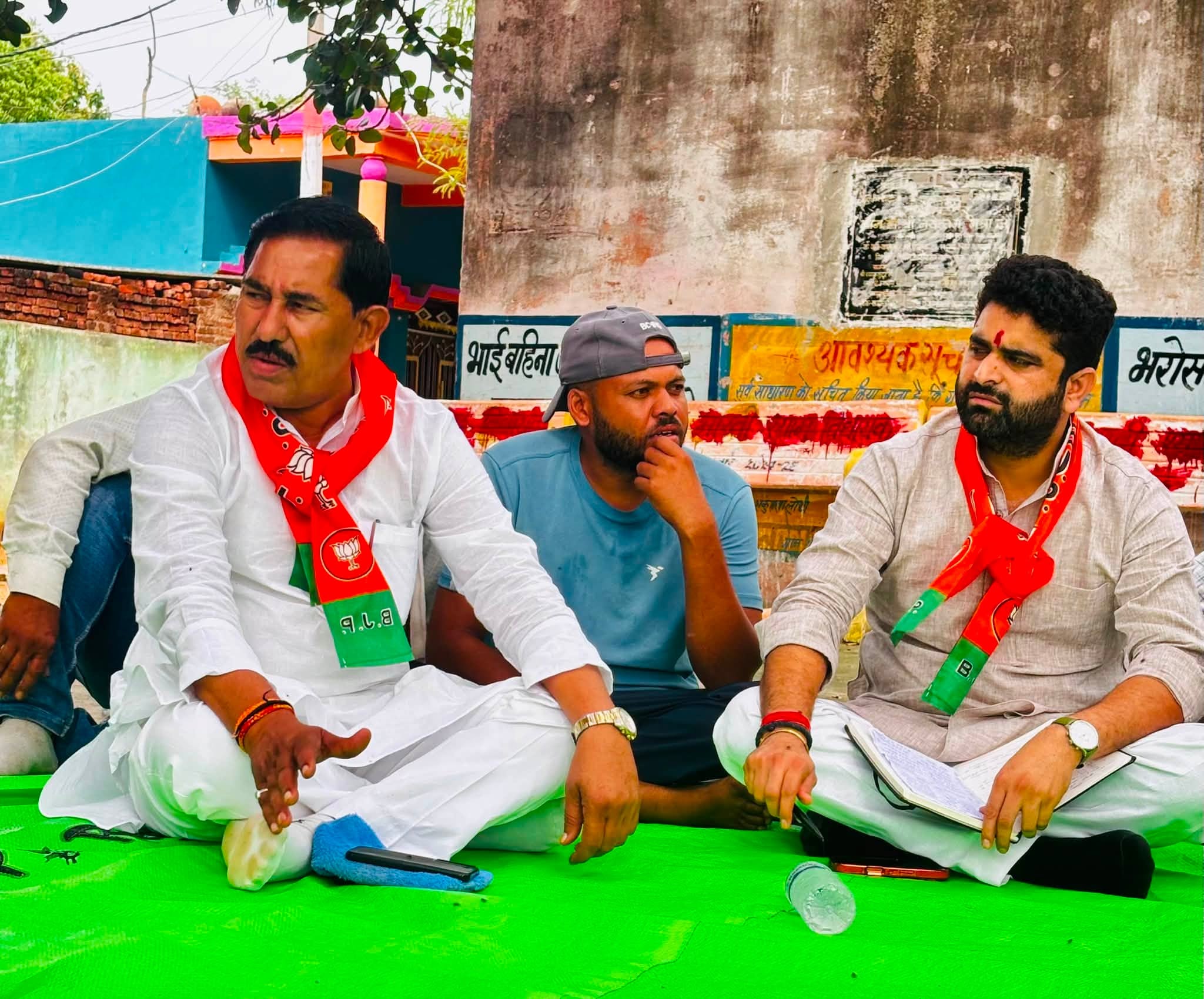 पूर्व मंत्री सुरेश धाकड़ और सागर के पूर्व भाजपा जिला अध्यक्ष गौरव सिरोठिया को भी शक्ति केंद्र का प्रभारी बनाया गया है।