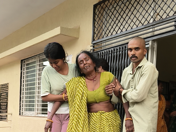 मौत की खबर सुनने के बाद परिजनों का रो-रोकर बुरा हाल है