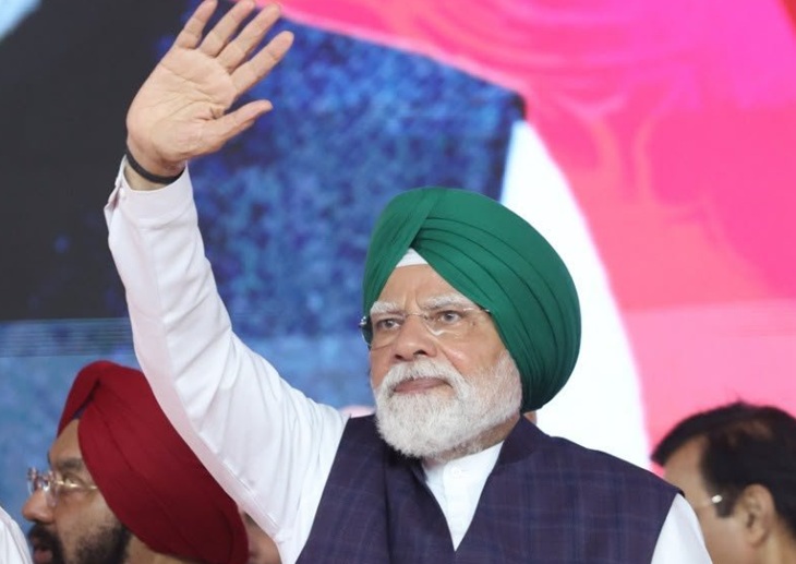 17 जुलाई को जालंधर में जनसभा के दौरान पीएम नरेंद्र मोदी हरे रंग की पगड़ी बांधकर मंच पर आए थे।