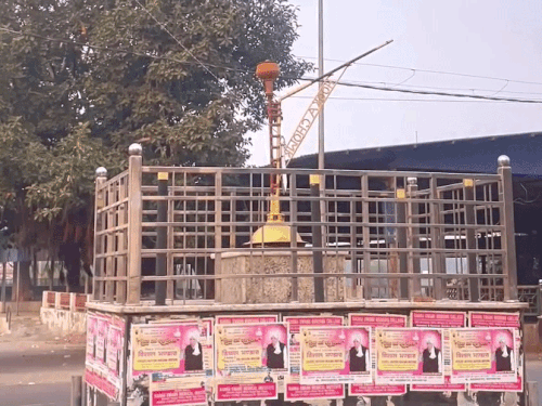 महम चौबीसी के ऐतिहासिक चबूतरे पर महापंचायत होगी। तुलसी ग्रेवाल ने कहा कि खाप पंचायत का आयोजन समान आसन पर होता है। इस मंच पर जो भी व्यक्ति बैठेगा, वह अपने पद और प्रतिष्ठा को छोड़कर आम व्यक्ति की तरह बैठेगा।
