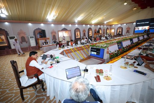 मानसून सत्र से एक दिन पहले रविवार को कैबिनेट की बैठक हुई.