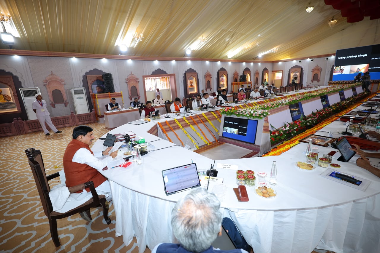 मुख्यमंत्री डॉ. मोहन यादव की अध्यक्षता में जगदीशपुर में कैबिनेट बैठक हुई।