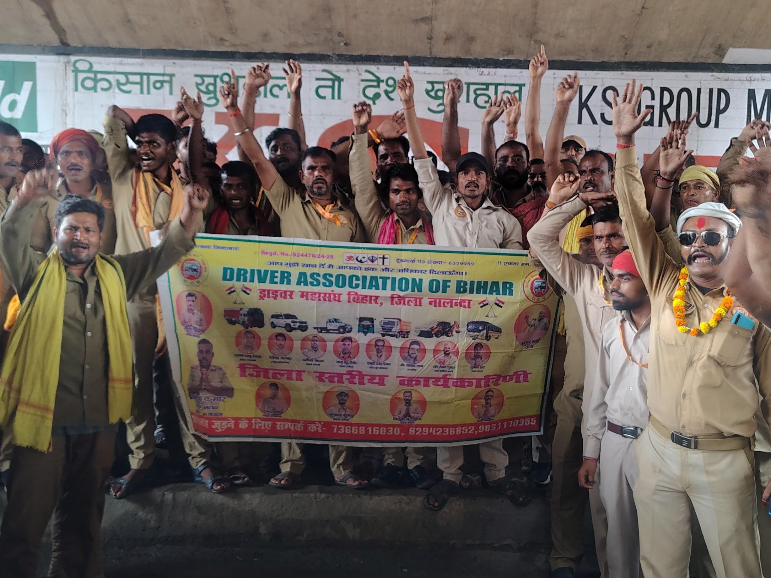 थाना प्रभारी पर मारपीट और अभद्र व्यवहार करने का आरोप लगाया|नौबतपुर,naubatpur - Dainik Bhaskar