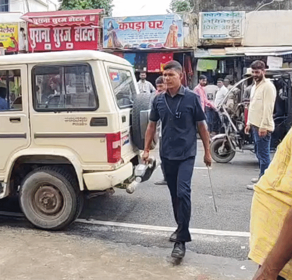 मौके पर पहुंची बम स्क्वायड की टीम।