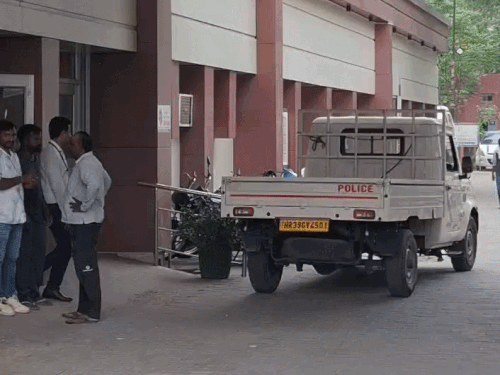 बलजीत और दर्शना के शव सिविल अस्पताल में रखवाए गए।