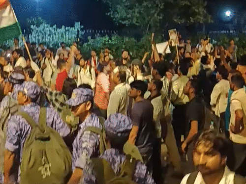 Protesters reached Jantar Mantar on Monday morning carrying flags and chanting slogans.