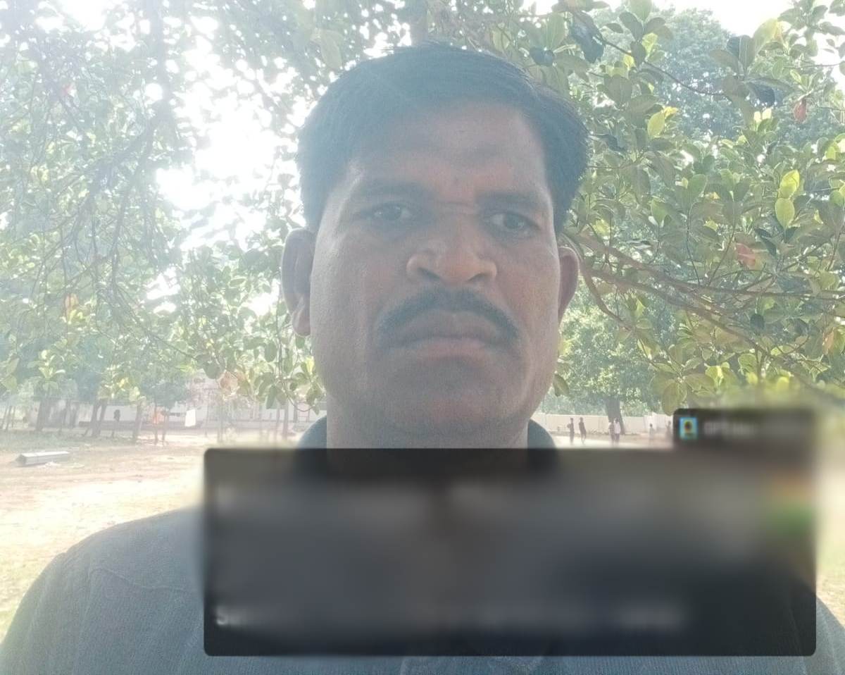 शिक्षक जयकरन जगते।