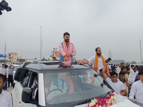 फायरिंग के करीब 10 मिनट पहले ही प्रदेश अध्यक्ष रोहित का काफिला टोल प्लाजा से निकला था।