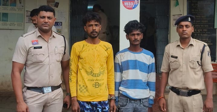 पुलिस ने आरोपियों को किया गिरफ्तार।