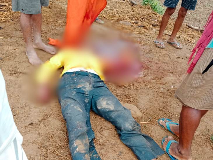 चचेरे भाइयों ने शिक्षक की चाकू से गला रेत कर हत्या कर दी।