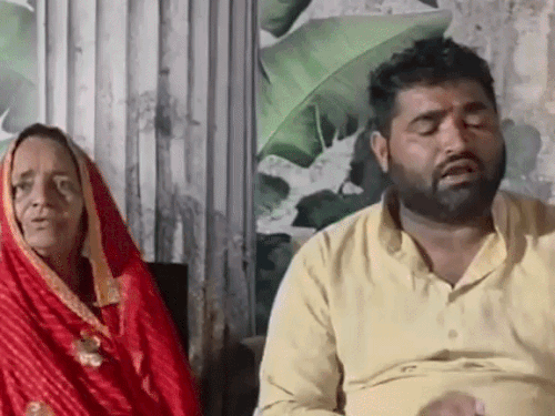 अलवर भूमि घोटाला: मृत लोगों के नाम पर बने फर्जी पट्टे, पूर्व सरपंच और उप-सरपंच ने एक-दूसरे पर लगाए आरोप