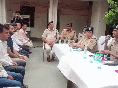 कोटा रेंज आईजी, एसपी ने कुन्हाड़ी थाने में की जनसुनवाई।