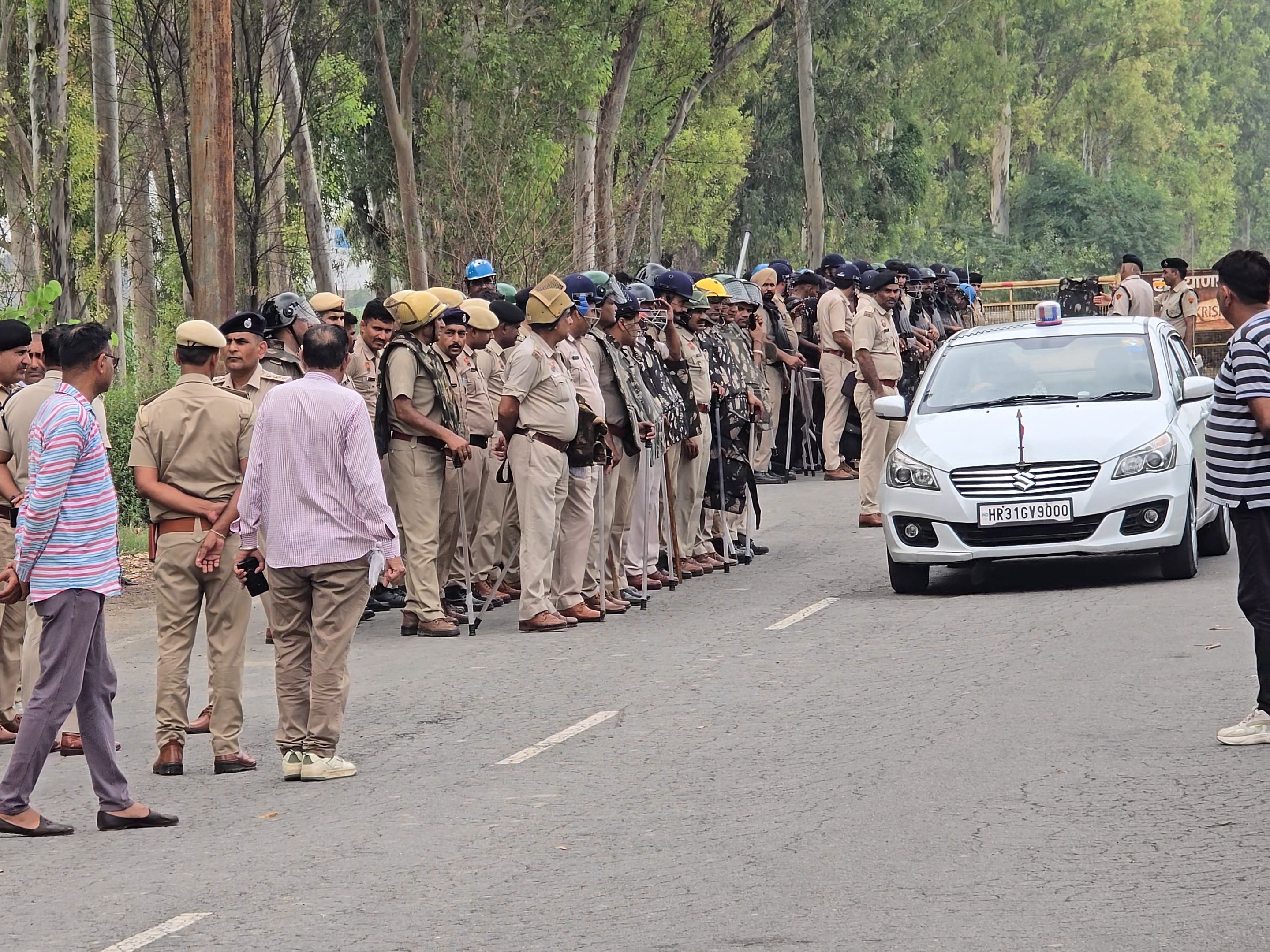 हरियाणा-पंजाब सीमा पर स्थित दाता सिंह वाला बॉर्डर पर तैनात पुलिस बल।