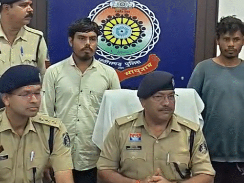 पुलिस ने दोनों आरोपियों को गिरफ्तार कर जेल दाखिल कर दिया है।