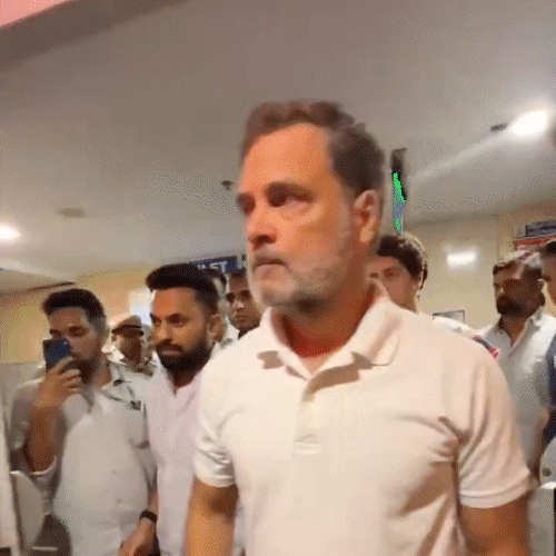 Rahul Gandhi Protest Delhi | Modi Residence Dharna & Congress Controversy