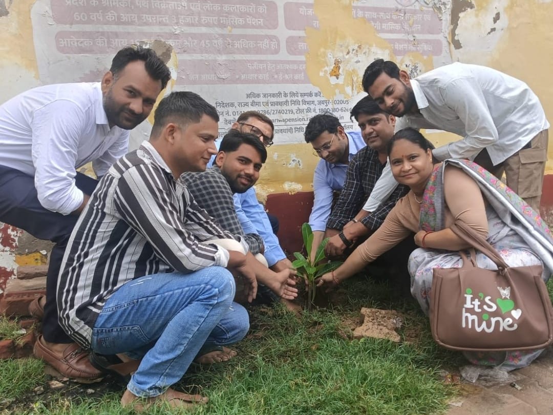 भरतपुर के उपजिला अस्पताल में पौधारोपण अभियान, 51 पौधे लगाने का लिया गया संकल्प