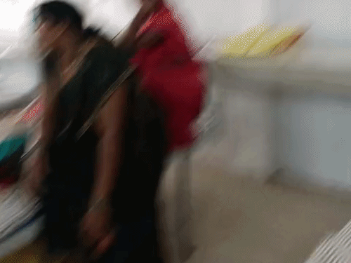 भर्ती मरीजों को इलाज नहीं मिलने से वह परेशान हो रही हैं।